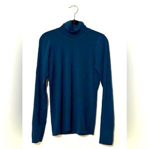 Athleta ascent turtleneck